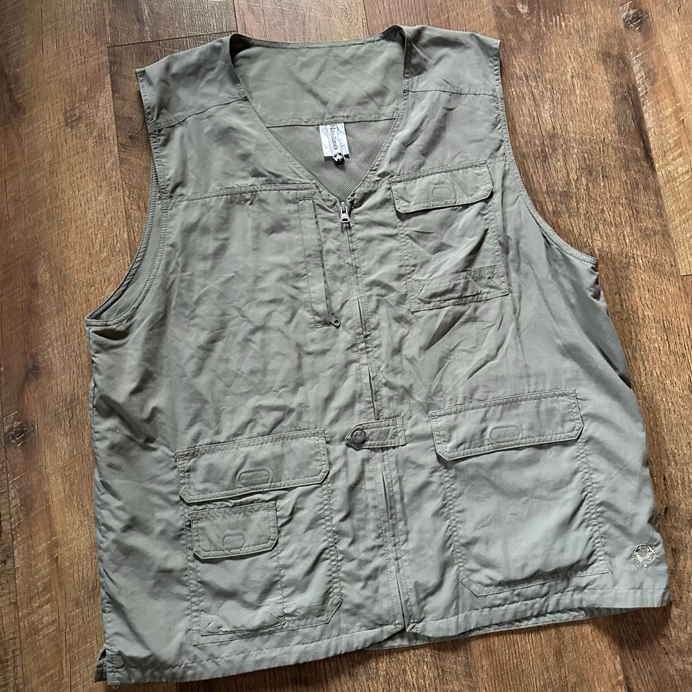 Men's Magellan's Green Nylon Travel Vest L